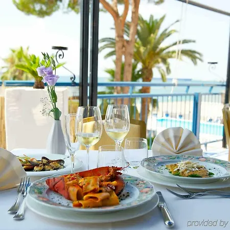 Delfino Hotel 4*