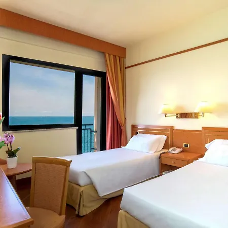 Delfino טאראנטו