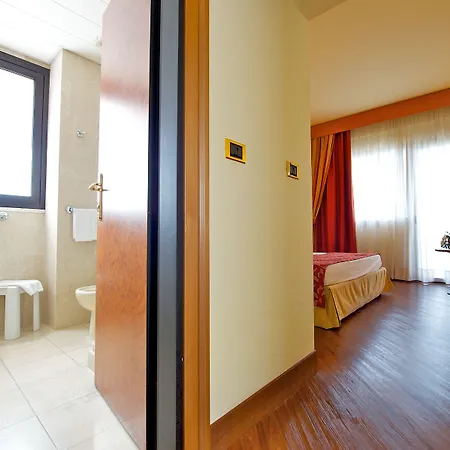 Delfino Отель 4*