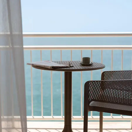 Delfino Отель Таранто